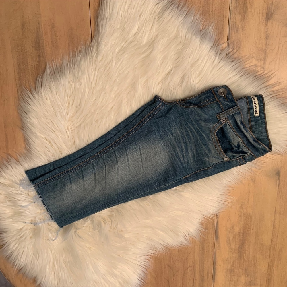 Dollhouse You are beautiful SZ 5 Cutoff Jean in 19